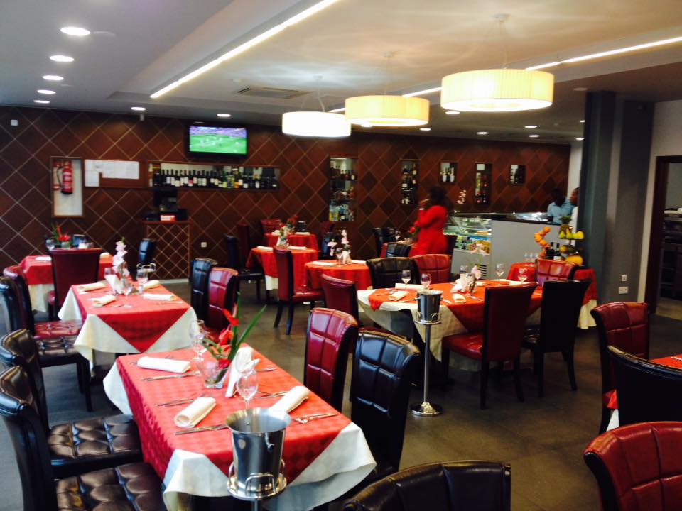 RESTAURANTE – 1